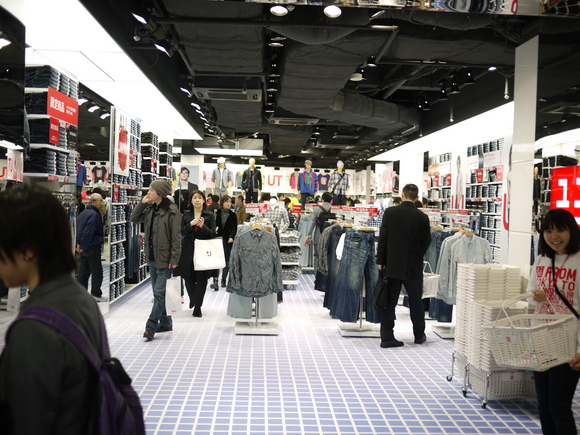 uniqlo入り口.JPG